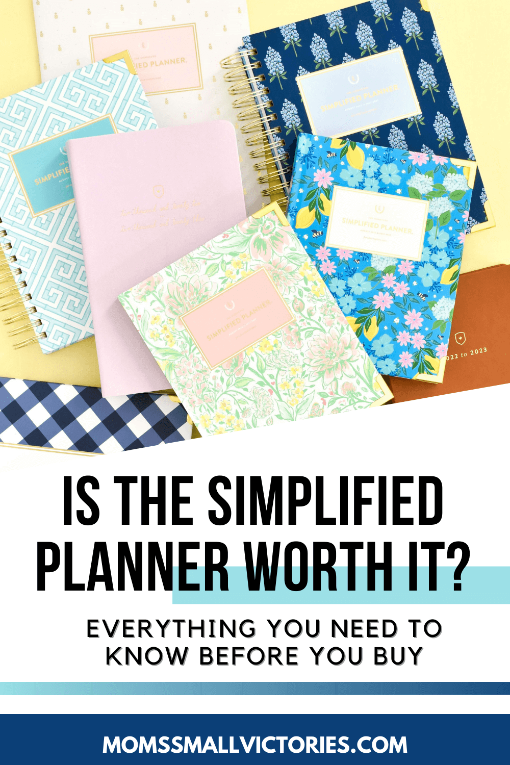Is the Simplified Planner worth it? I answer that and ALL your questions about the Simplified Planner by Emily Ley so you can see how it compares to my other planner reviews. Here's everything you need to know about the Simplified Planner so you can decide if it's worth your money. Includes detailed daily Simplified Planner review, weekly Simplified Planner review, Dapperdesk review, comparison between the Simplified Planner and Day Designer, the best pens to use in the Simplified Planner and more!